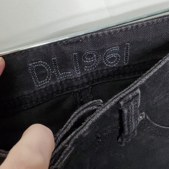 DL1961 Black Emma Legging Jeans Onyx 4WAY Stretch 360 Comfort Casual Size 24 - Picture 5 of 13